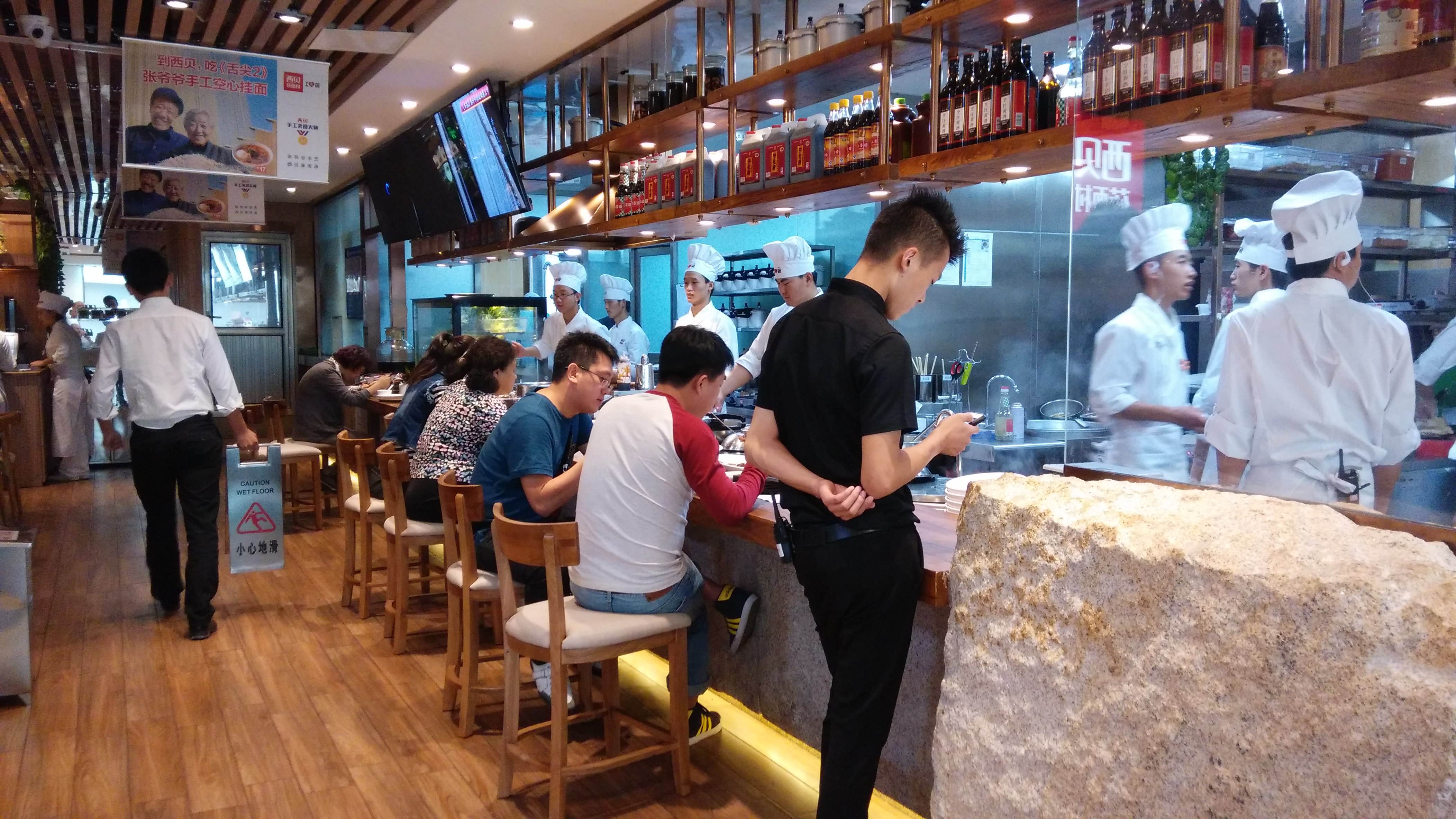 做不過時(shí)的餐廳設(shè)計(jì)--開放式餐飲廚房